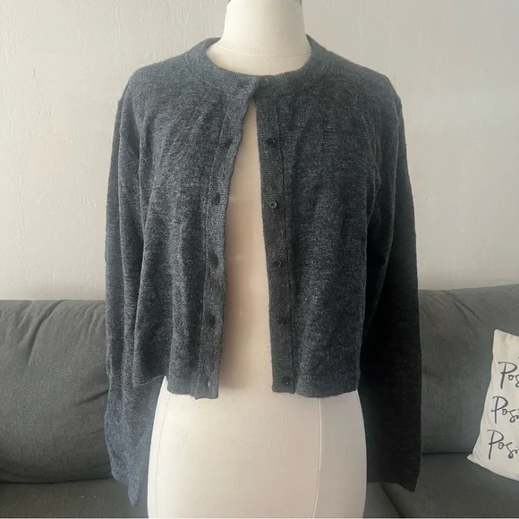 NWT Heather Charcoal Softspoke Wilfred Aritzia Cardigan - Picture 2 of 13
